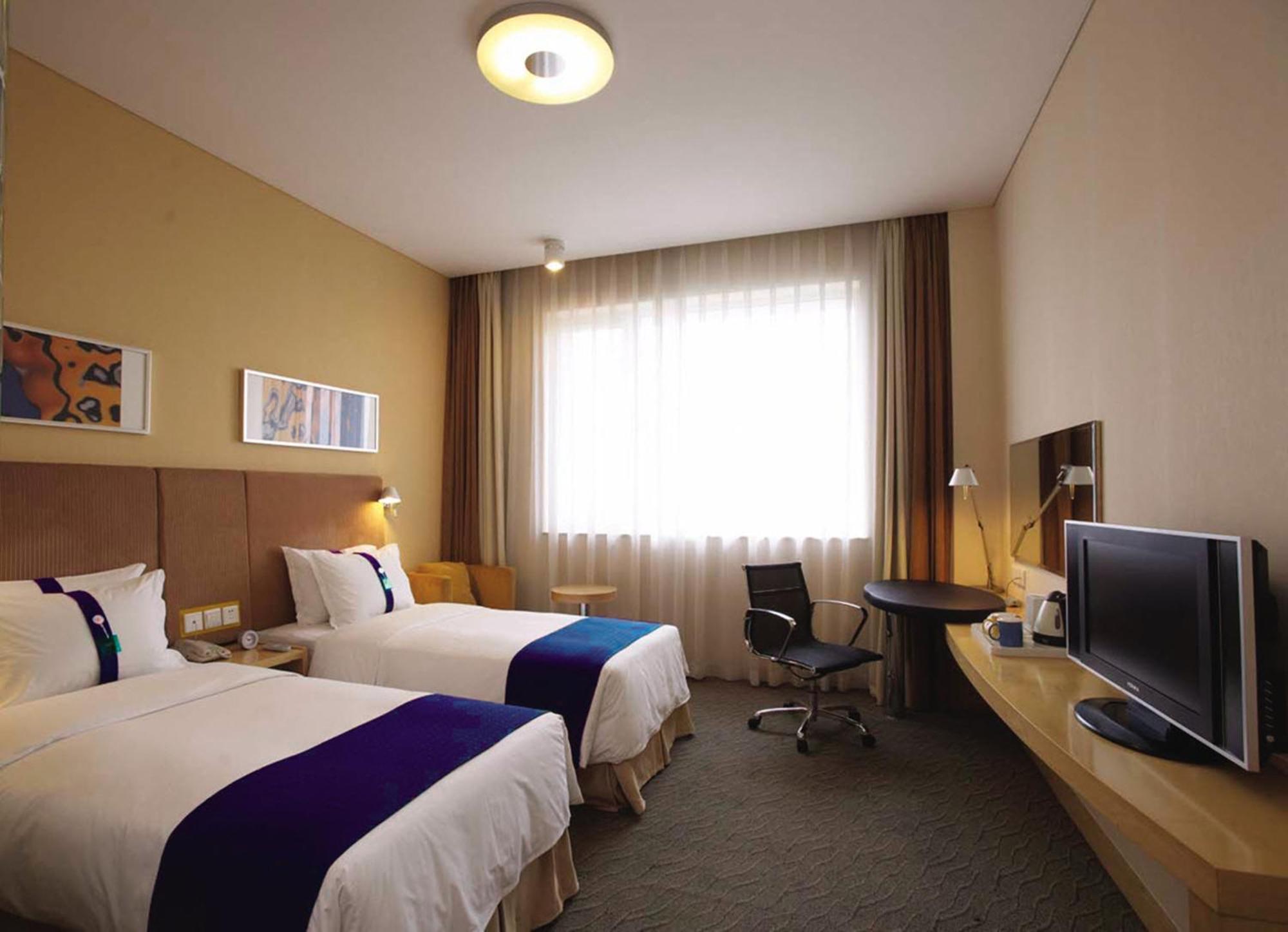 Holiday Inn Express Chengdu North Railway Station By Ihg - Near Panda Base, Near Chunxi Road Exterior photo